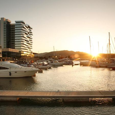 Troia Design Hotel Bagian luar foto Sunset at the Port of Hvar