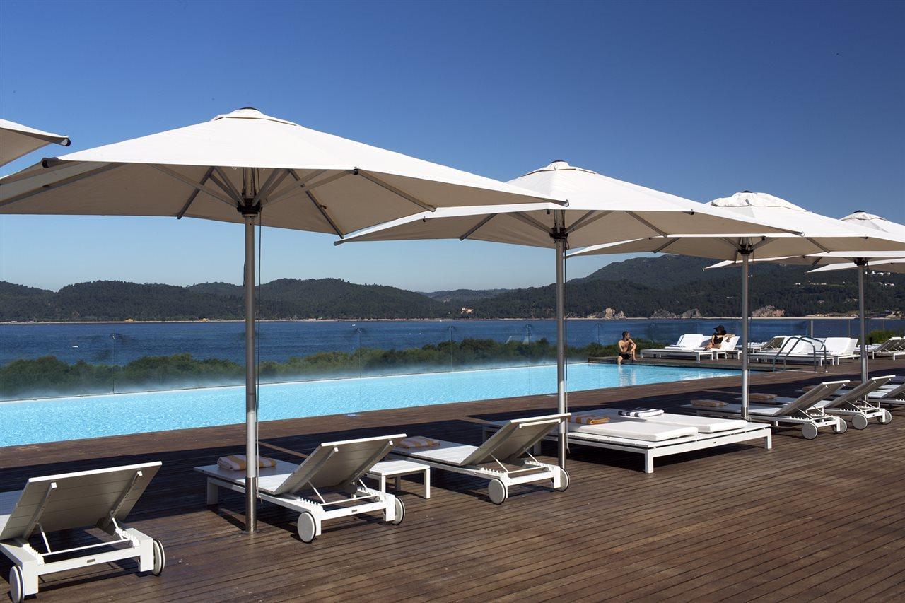 Troia Design Hotel Bagian luar foto The pool at the hotel