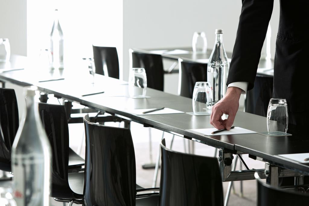 Troia Design Hotel Bagian luar foto A meeting room