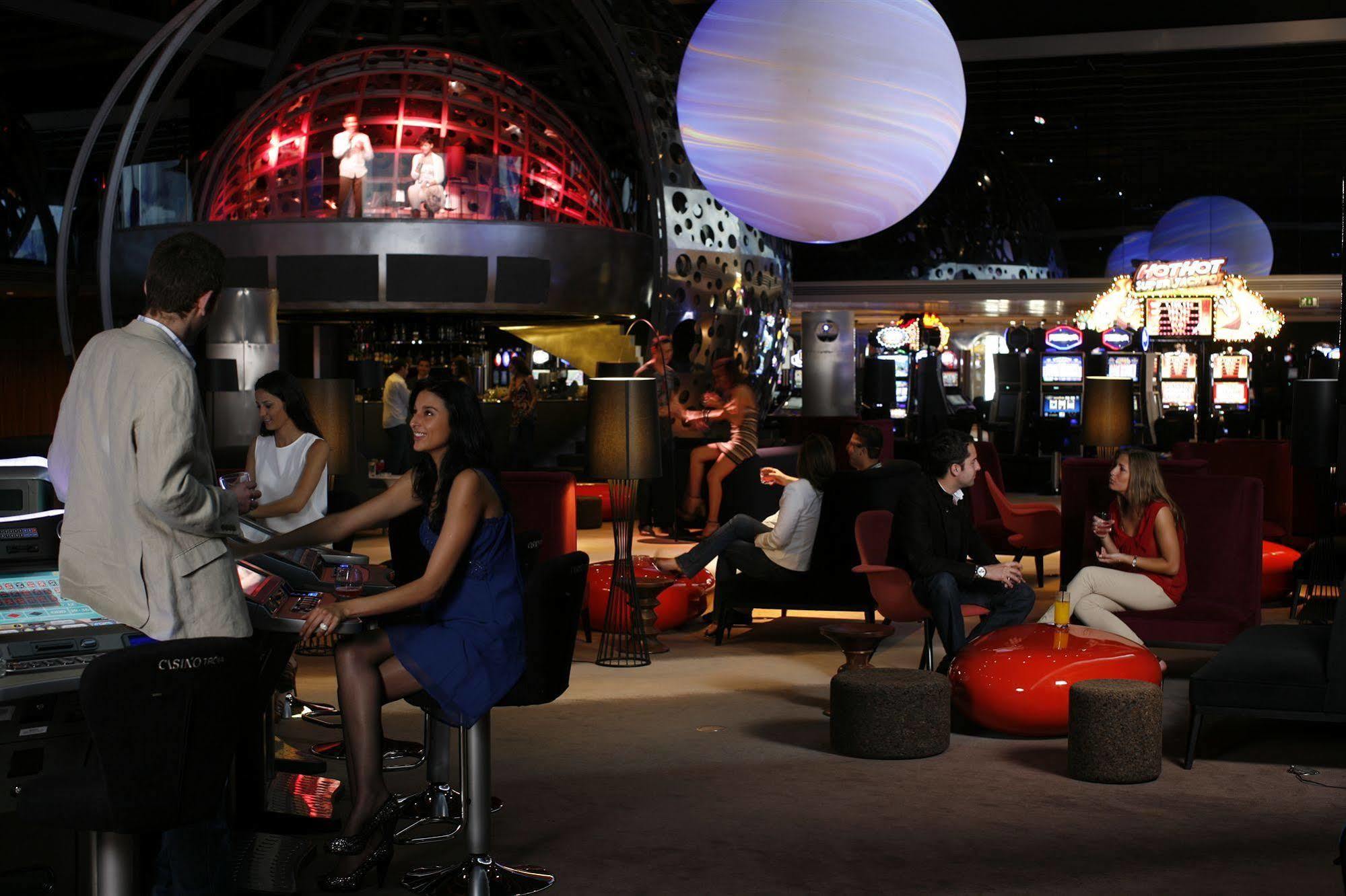 Troia Design Hotel Bagian luar foto The 360° Bar