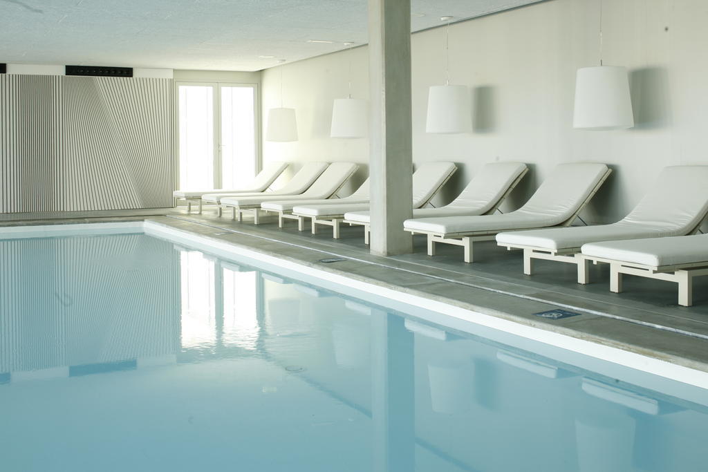 Troia Design Hotel Bagian luar foto The pool at the Hotel de la Paix